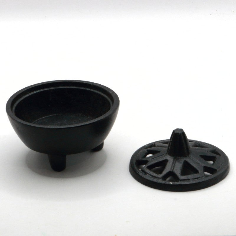 small cast iron cauldron with lid