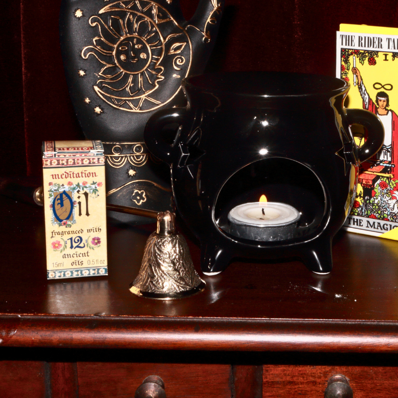 Witch Cauldron Oil Burner- Cute Witchy Oil Burner
