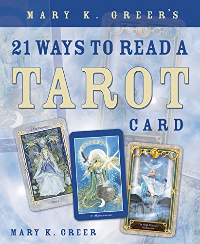 front cover of book 21 ways to read a tarot card
