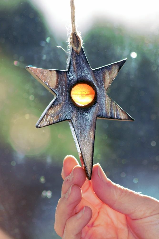 Carnelian Shooting Star Light Catcher Wooden Christmas Ornament - Home Décor